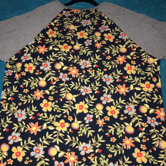 LulaRoe Randy tee - Picture 5 of 5